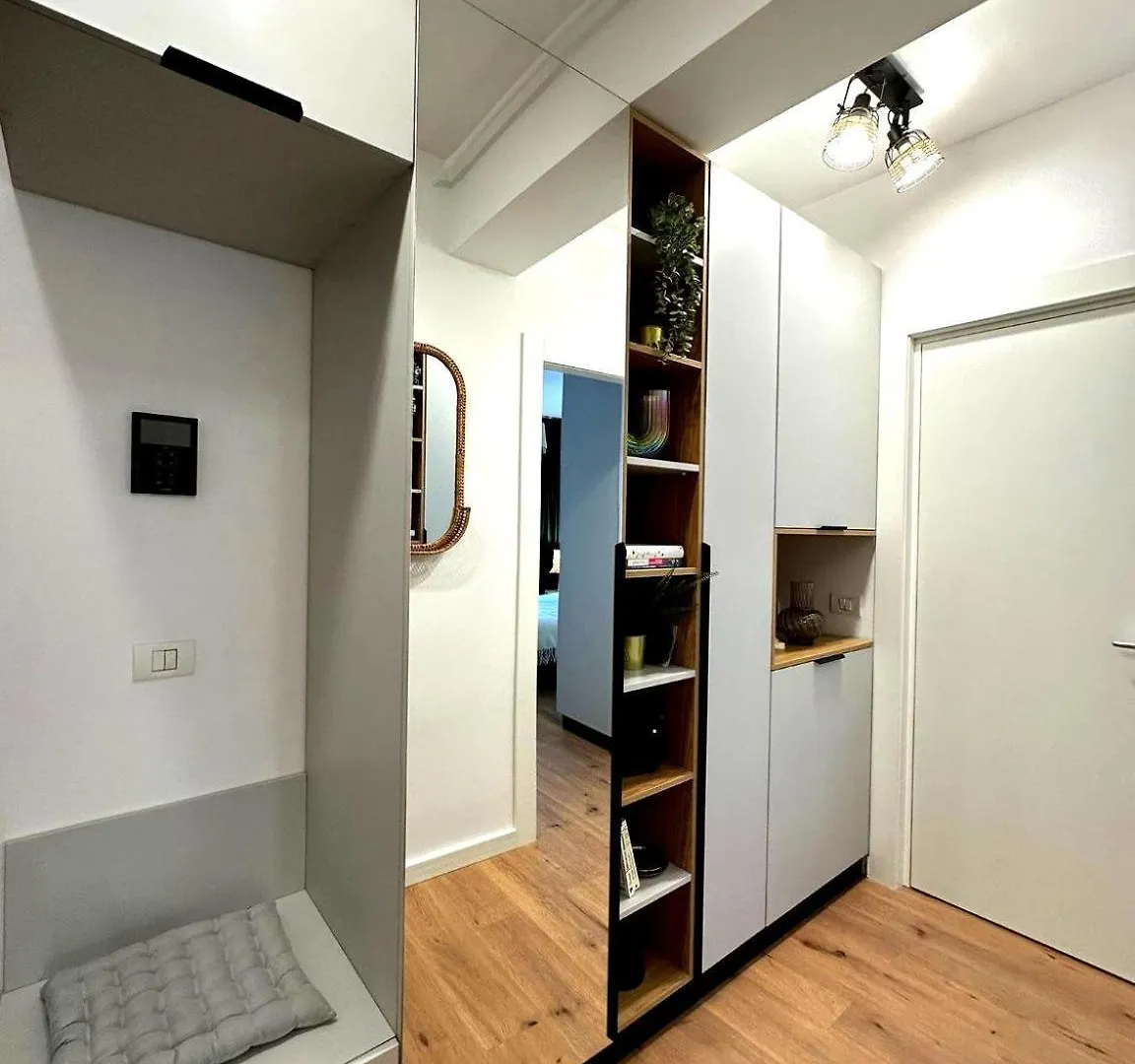 2 Camere Exigent Plaza Bucureşti 0*,